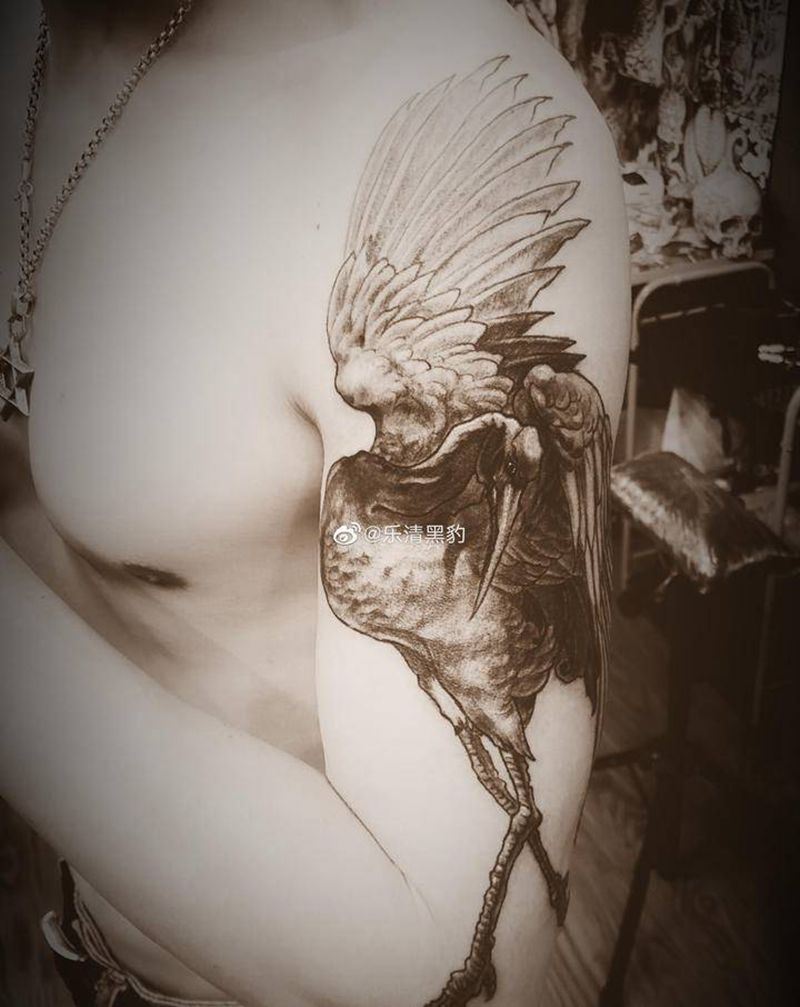 鹤纹身图片_手臂肩部新传统纹身图案