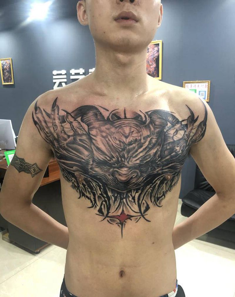 欧美纹身图片_胸部欧美写实新传统魔鬼纹身图案