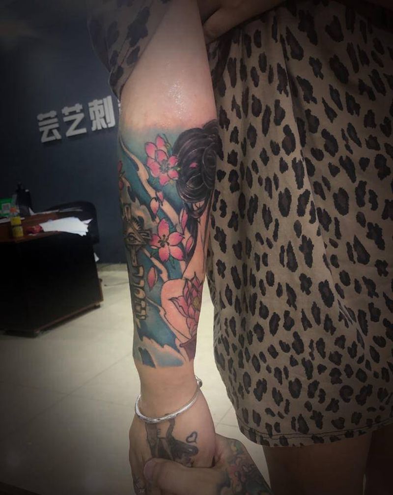 艺姬纹身图片_手臂新传统艺姬纹身图案
