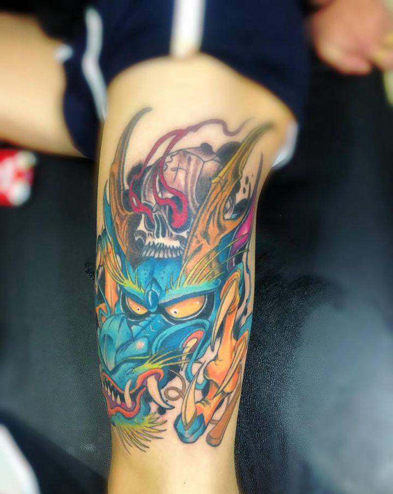 大腿龙纹身图片_腿部新传统龙 重彩纹身图案