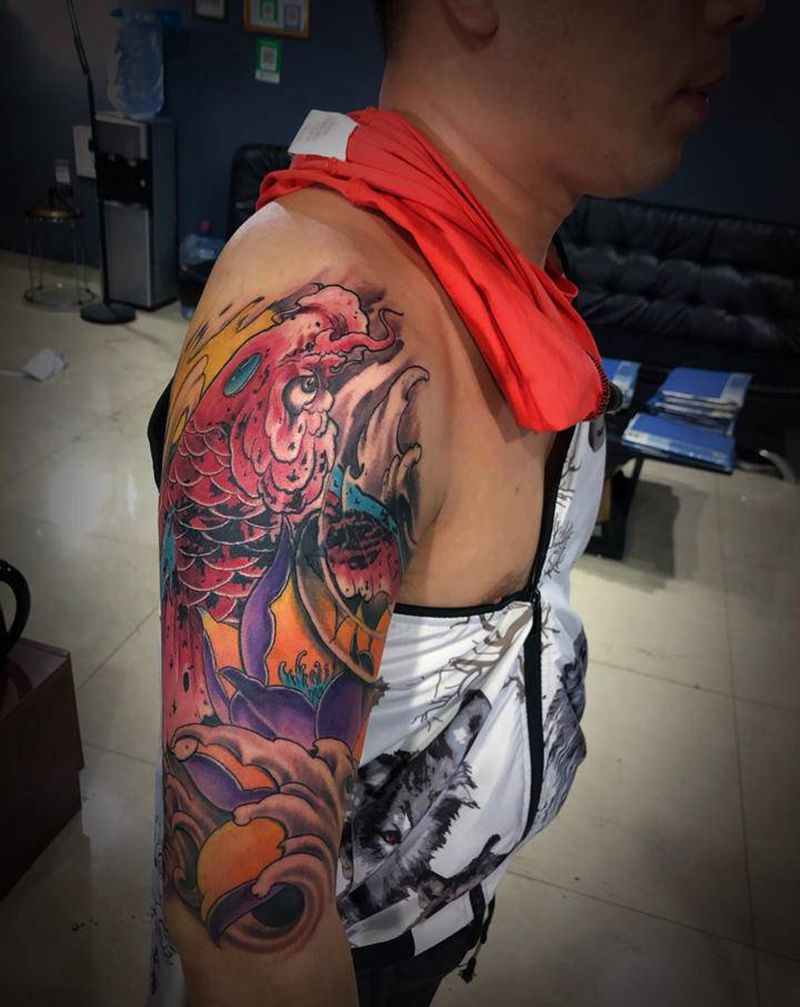 遮盖图腾纹身图片_手部新传统鲤鱼遮盖纹身图案