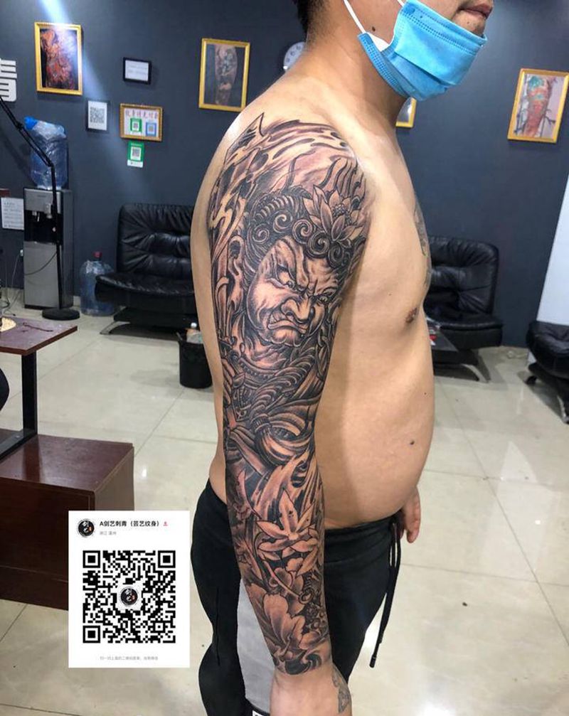 花臂纹身图片_手部新传统不动明王纹身图案