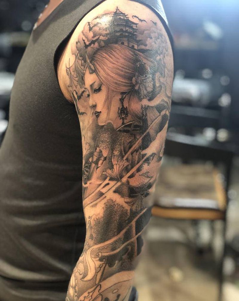 花臂遮盖纹身图片_手部新传统纹身图案