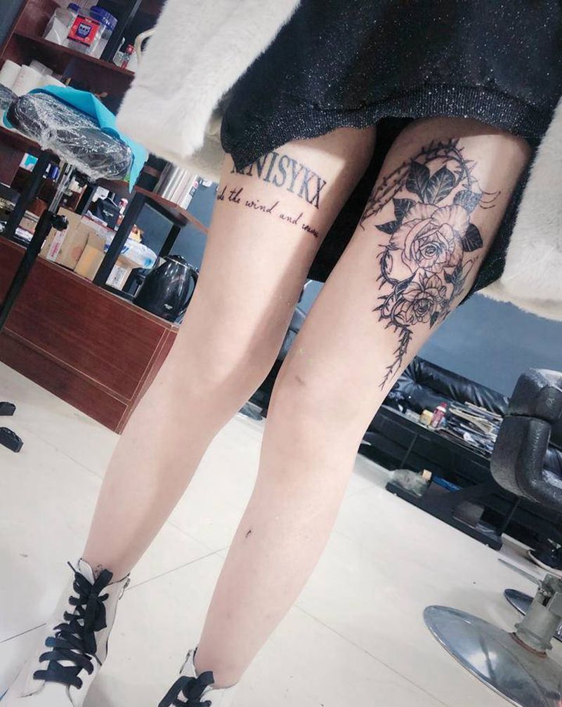 小腿纹身图片_腿部素花纹身图案