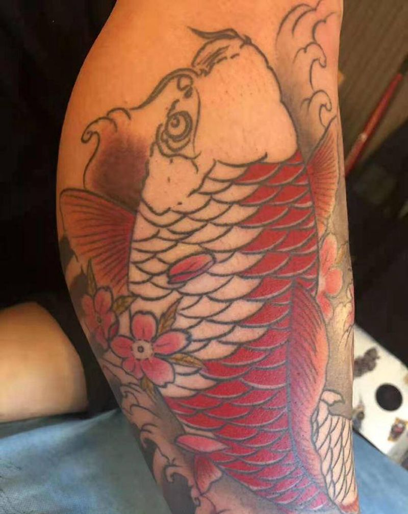 遮盖未完纹身图片_腿部新传统纹身图案