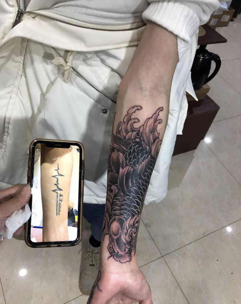 遮盖纹身图片_新传统鲤鱼纹身图案