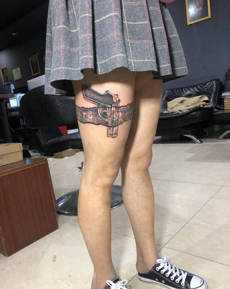 大腿蕾丝纹身图片_腿部新传统蕾丝纹身图案