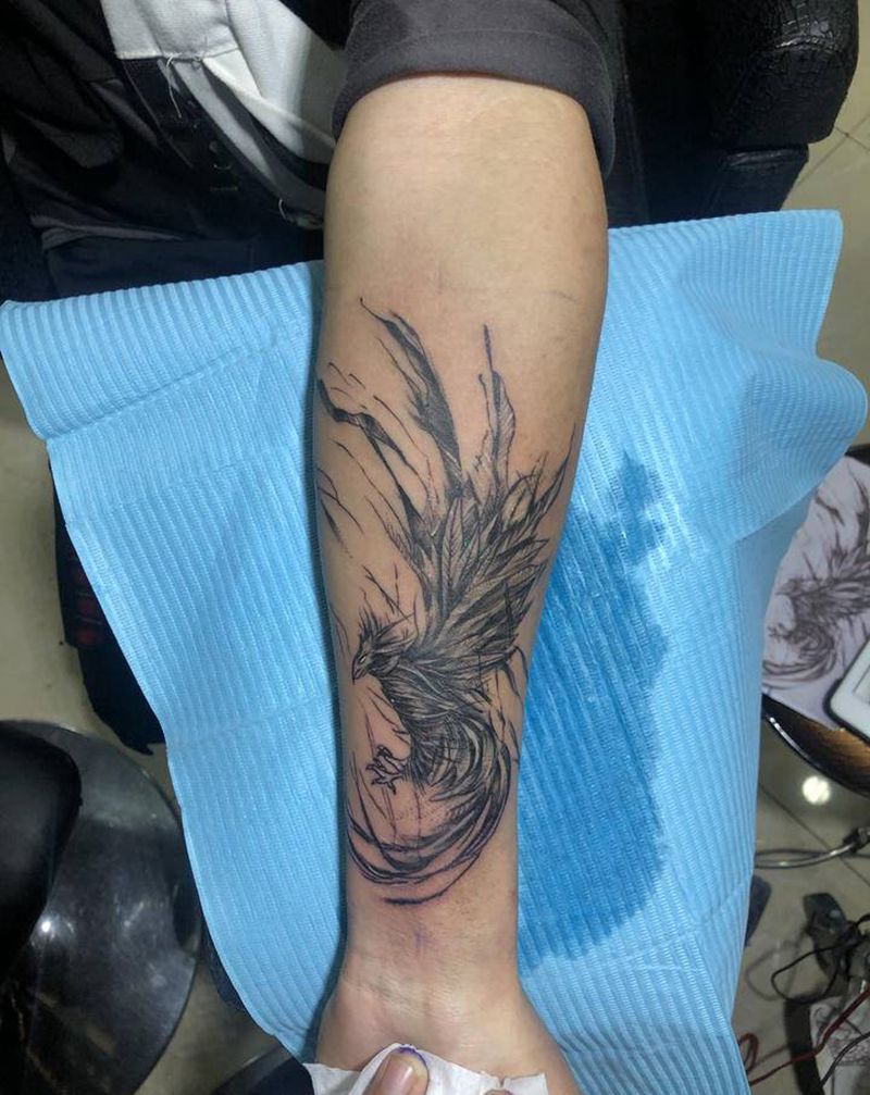 暗黑凤凰纹身图片_手臂新传统凤凰小臂纹身图案