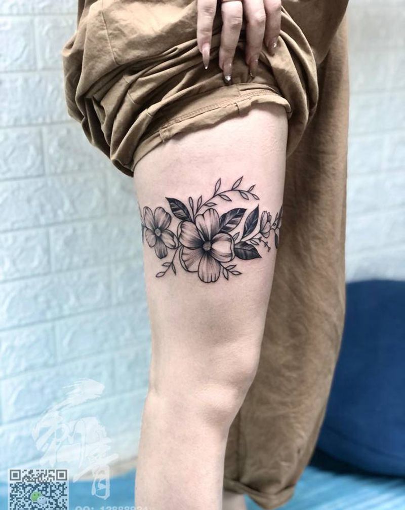 素花纹身图片_腿部点刺纹身图案