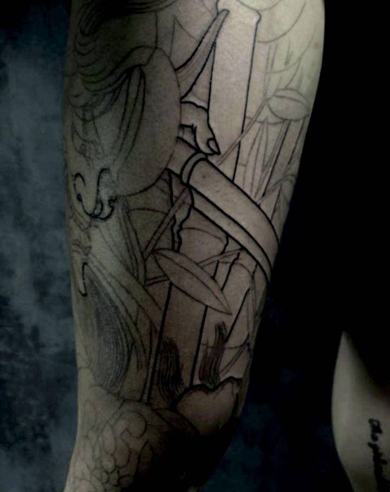 老传统线条纹身图片_腿部老传统纹身图案