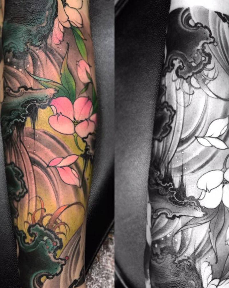 樱 磐石流水纹身图片_手臂新传统花臂樱花石头纹身图案