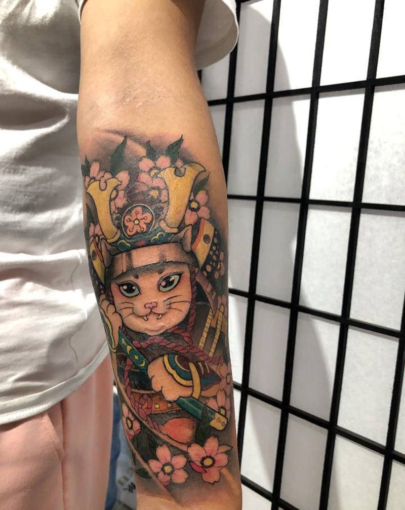 招财纹身图片_手部新传统招财猫纹身图案