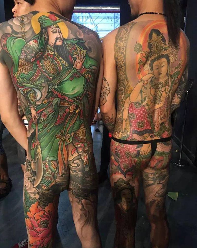 关羽纹身图片_背部新传统关公关羽武将纹身图案