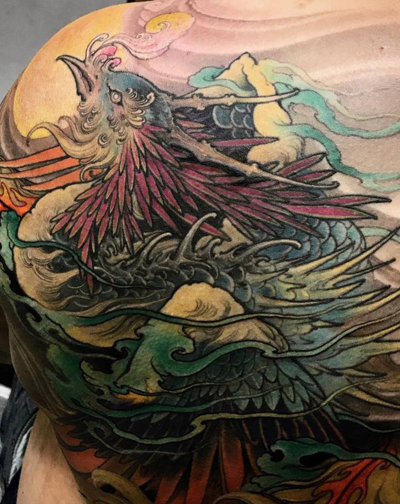 凤凰纹身图片_肩部背部新传统凤凤凰火焰纹身图案