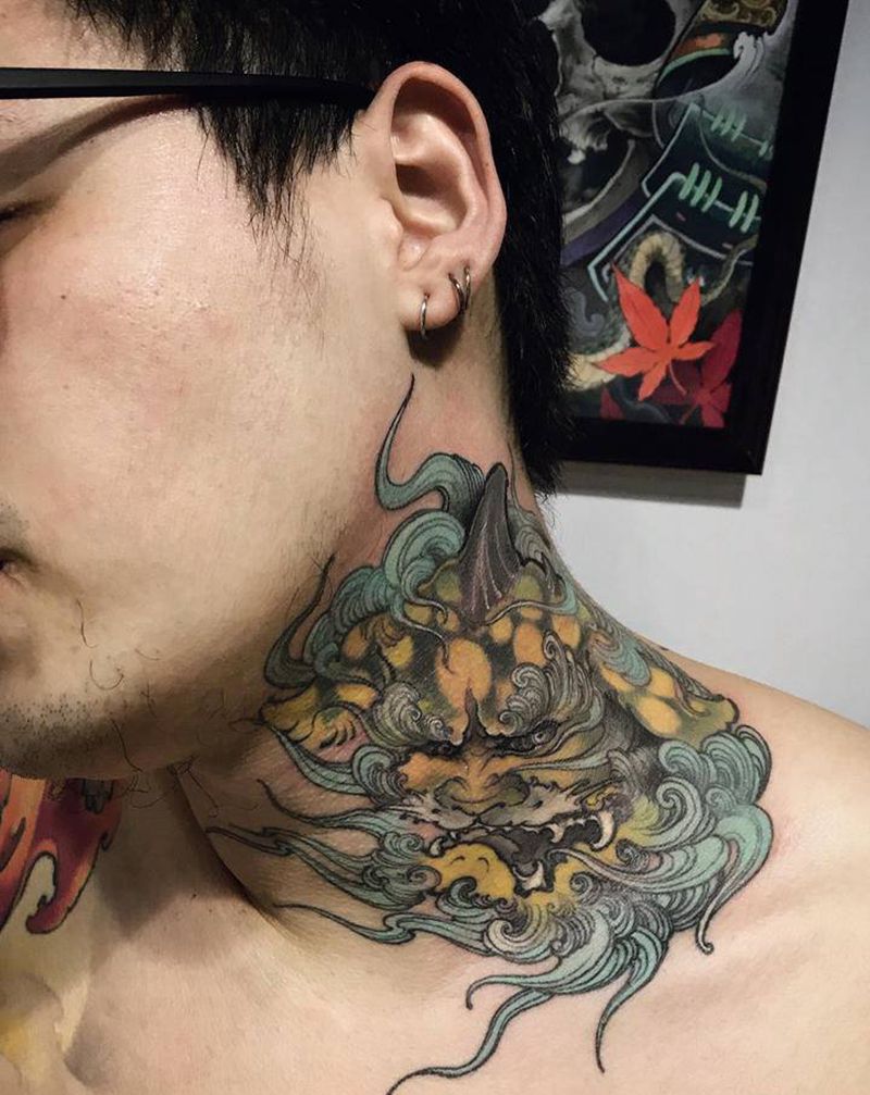 谛听纹身图片_颈部新传统脖子唐狮子谛听纹身图案