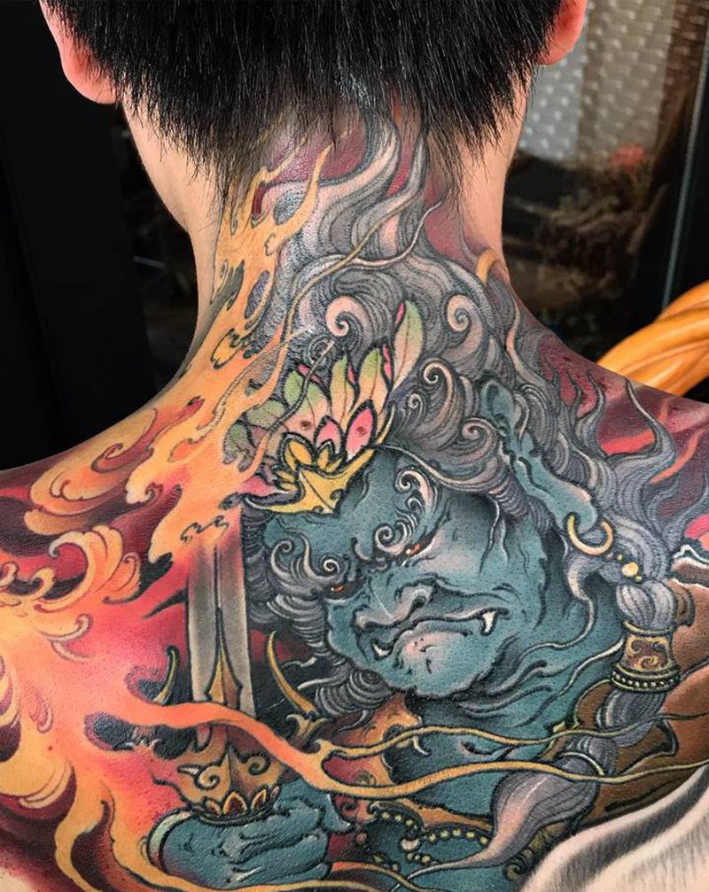 不动明王纹身图片_颈部肩部新传统不动明王脖子男生纹身图案