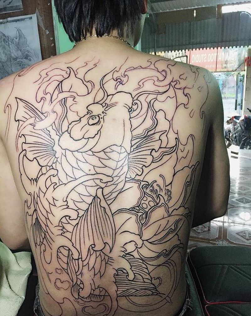 线条纹身图片_背部纹身图案