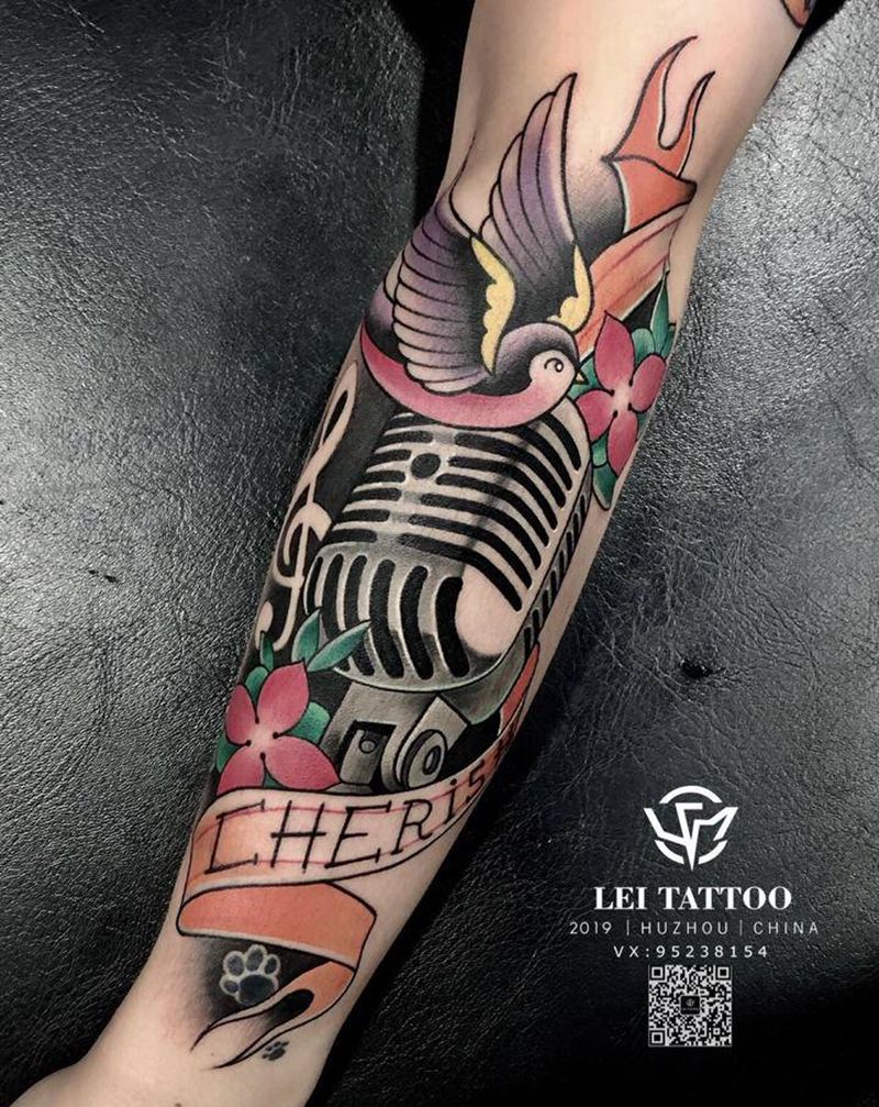 燕子纹身图片_Old School纹身图案