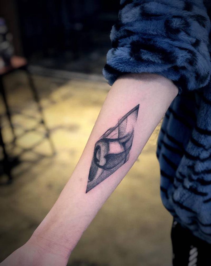 点刺纹身图片_手臂纹身图案