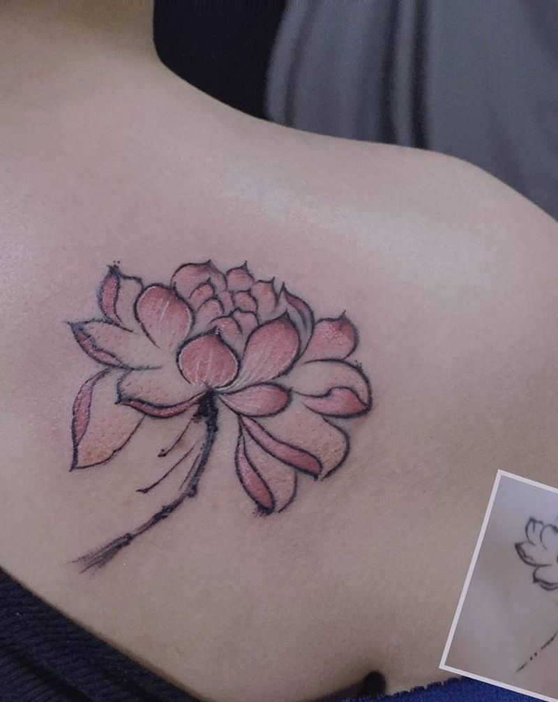 荷花纹身图片_肩部荷花莲花纹身图案