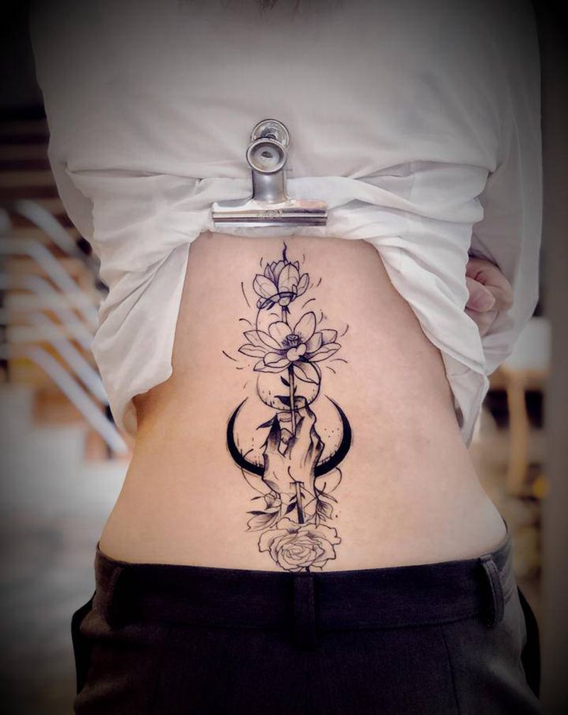 佛手纹身图片_腰部纹身图案