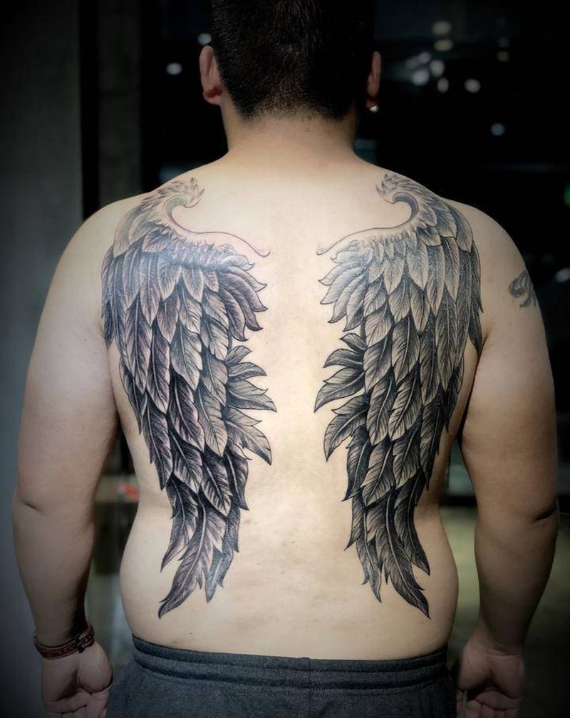翅膀纹身图片_背部纹身图案