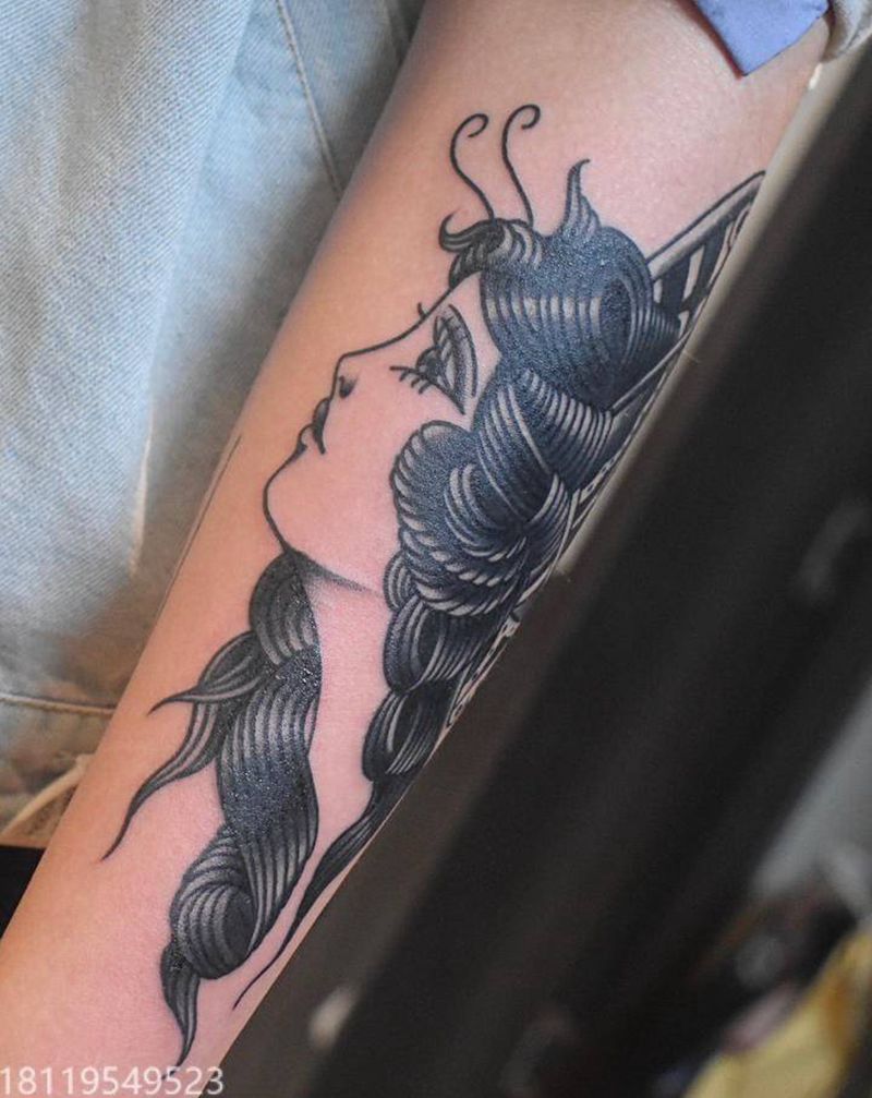 美女纹身图片_手臂纹身图案