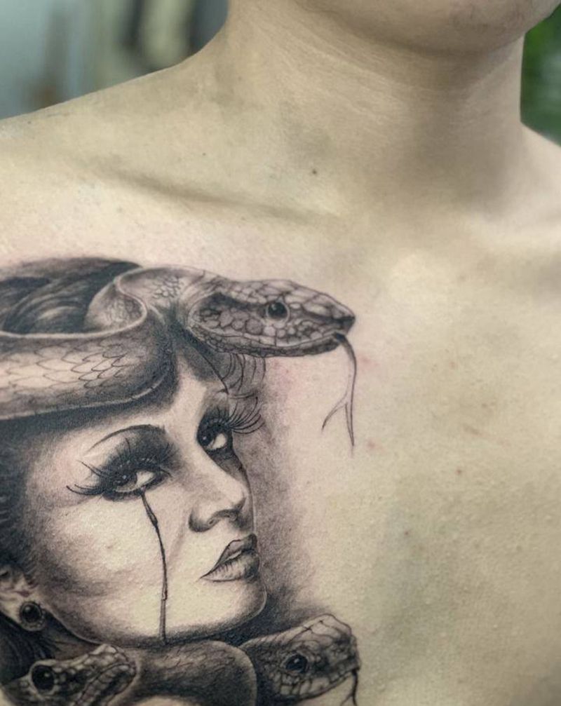 美杜莎纹身图片_欧美写实美杜莎纹身图案