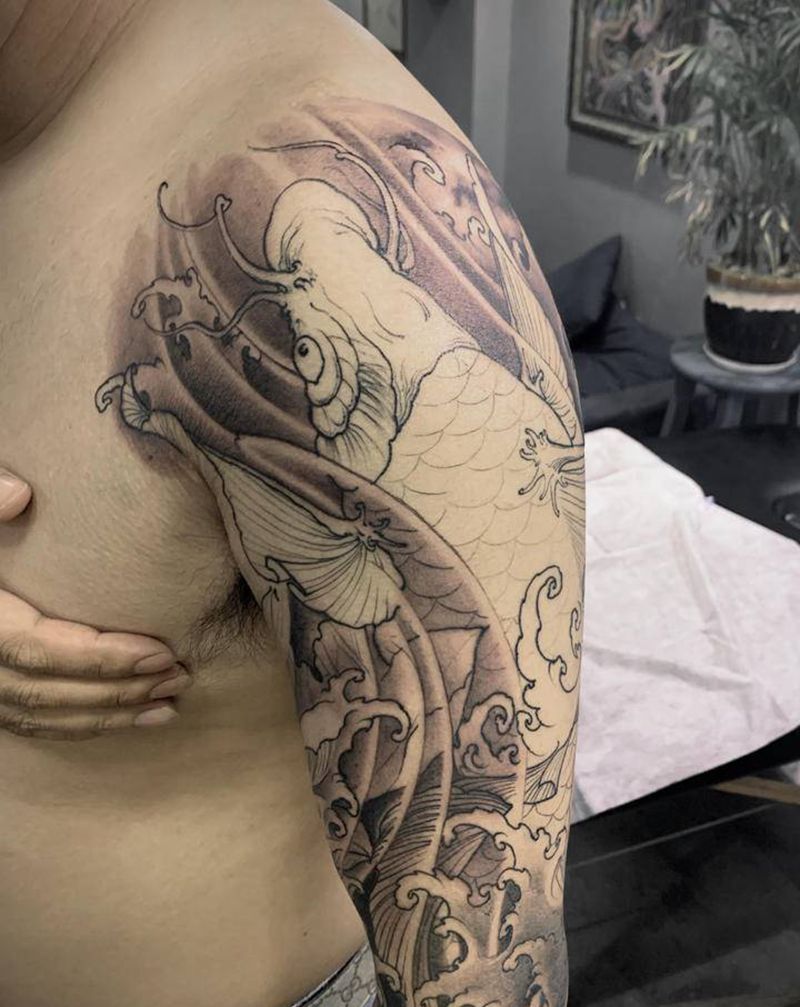 鲤鱼纹身图片_手部新传统鲤鱼纹身图案