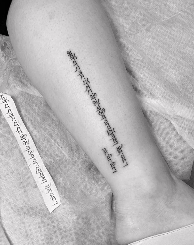 梵文纹身图片_手部腿部文字梵文纹身图案