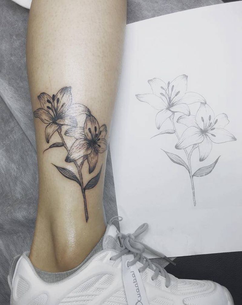 素花纹身图片_腿部脚部点刺新传统纹身图案