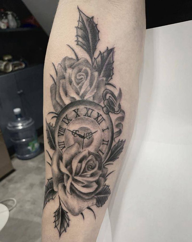 欧美纹身图片_欧美写实花钟表纹身图案