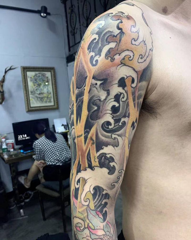 新传统纹身图片_手部新传统浪纹身图案