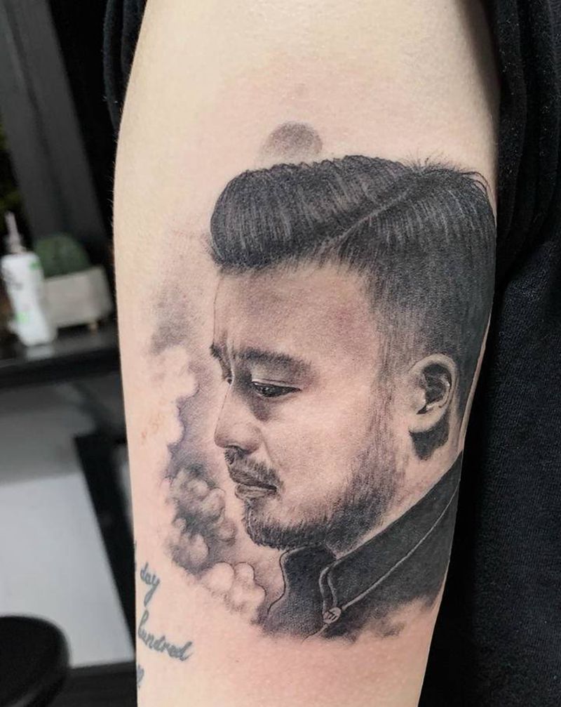 肖像纹身图片_手部欧美写实肖像纹身图案