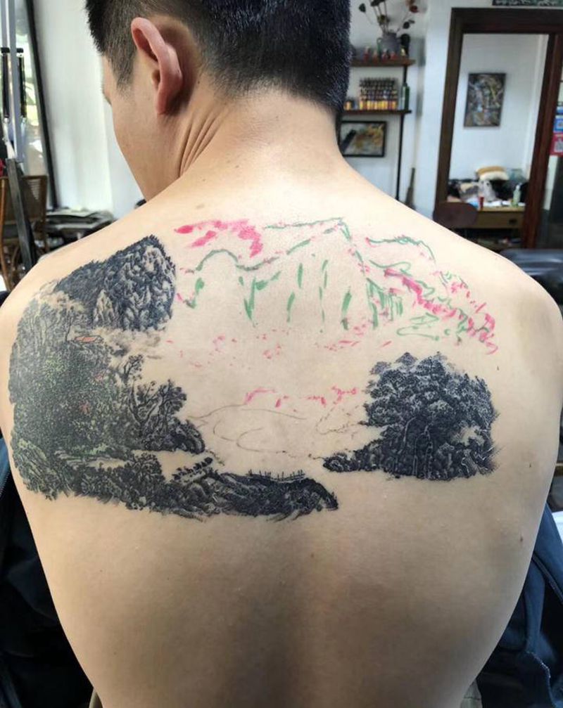 山水Tattoo纹身图片_肩部背部点刺水彩纹身图案