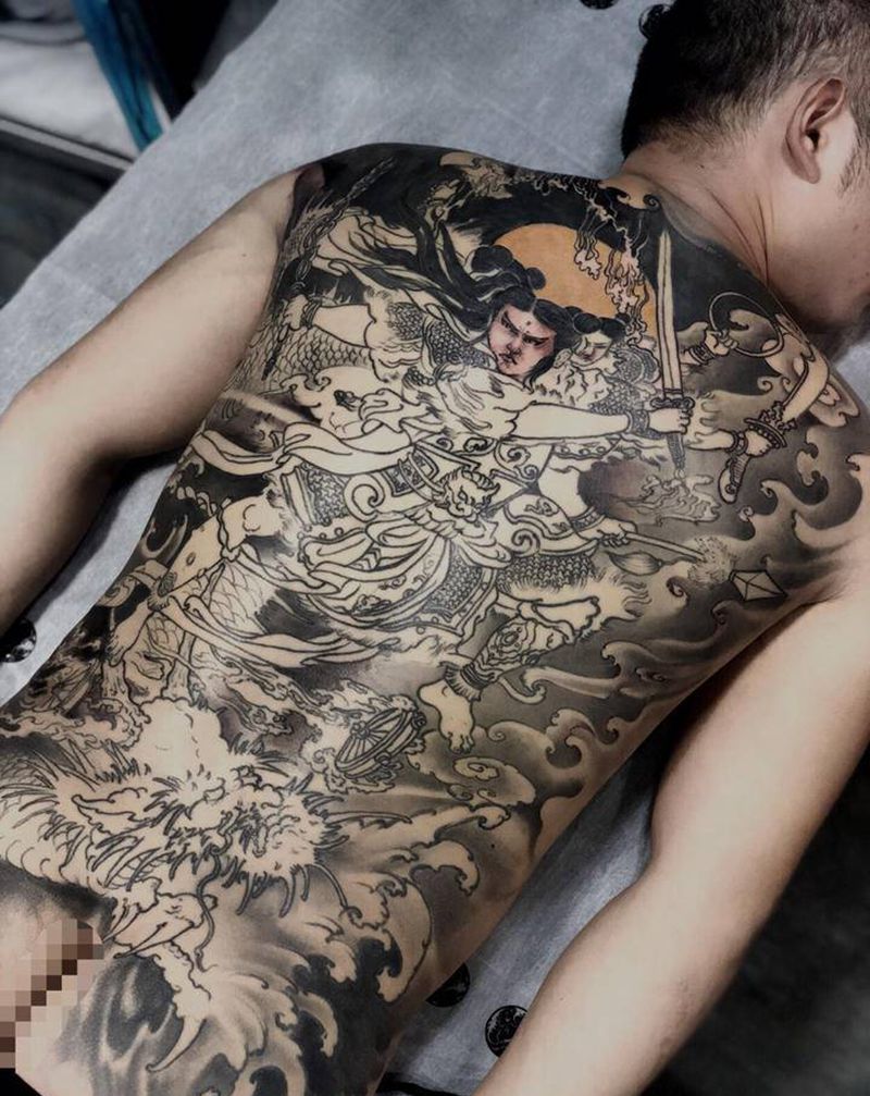 哪吒满背纹身图片_背部新传统纹身图案