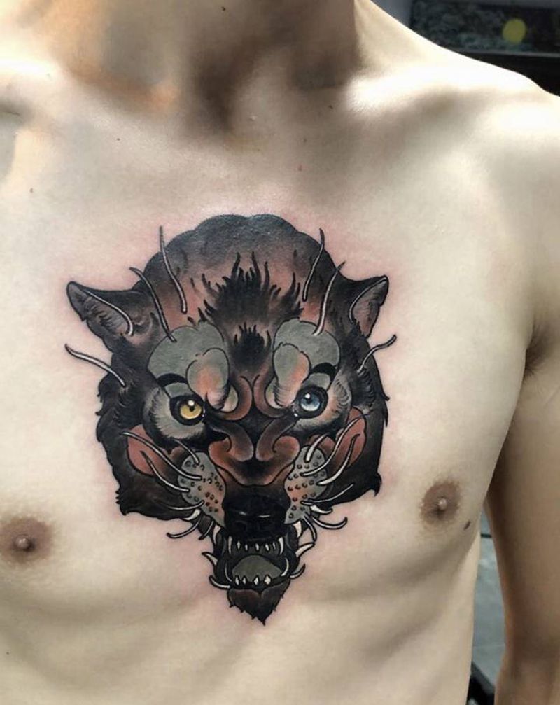 胸前狼头纹身图片_胸部Old School纹身图案