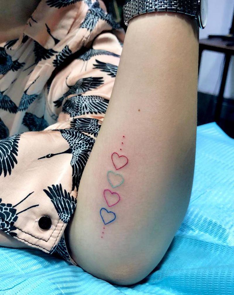 字母纹身图片_手部手臂几何点刺纹身图案