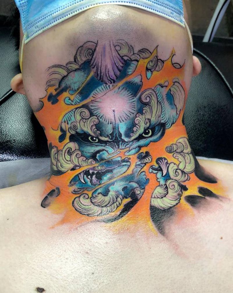 唐狮包脖子纹身图片_颈部新传统纹身图案