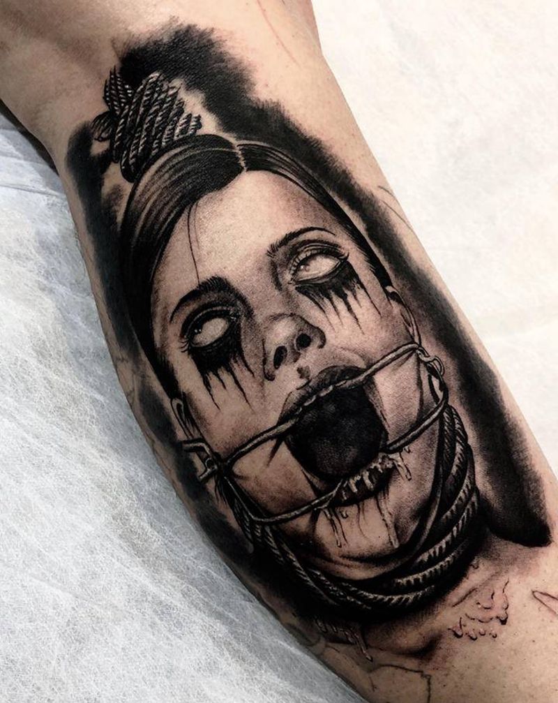 写实人物纹身图片_腿部欧美写实纹身图案