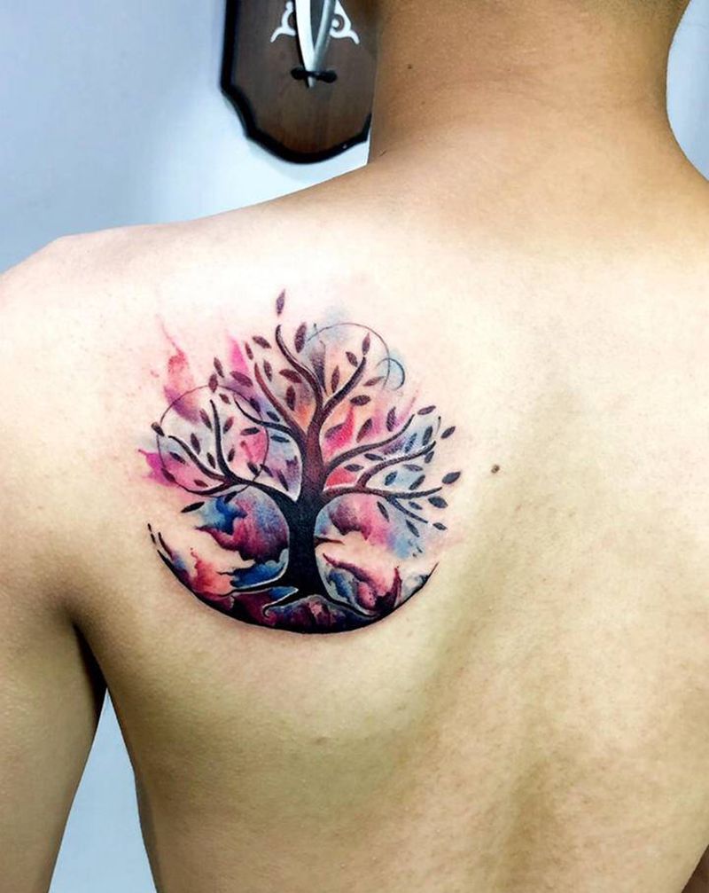 水彩纹身图片_背部水彩纹身图案