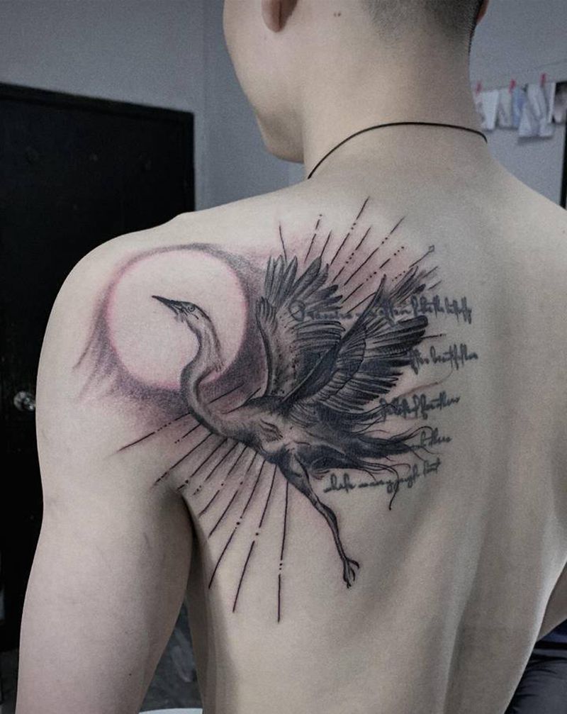 鸟纹身图片_肩部纹身图案