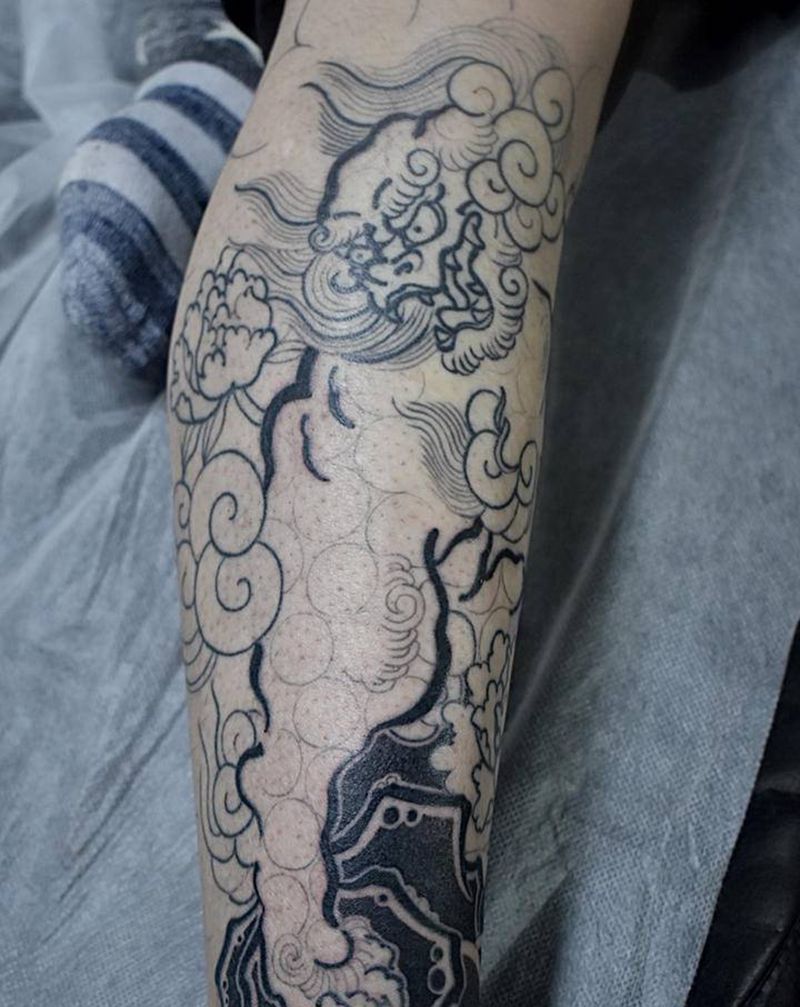 唐狮纹身图片_腿部老传统纹身图案