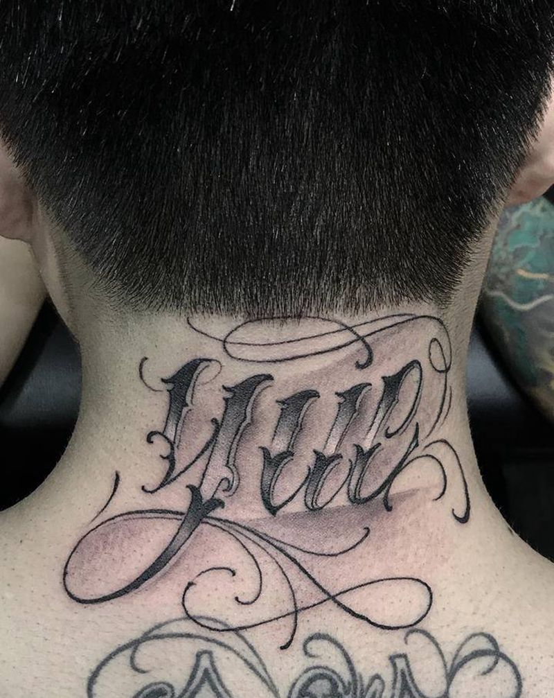 花体字纹身图片_颈部花体字纹身图案