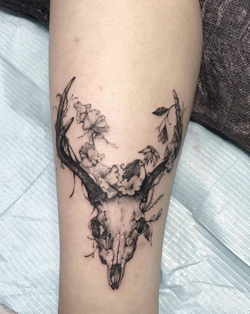 羊头骷髅纹身图片_脚部纹身图案