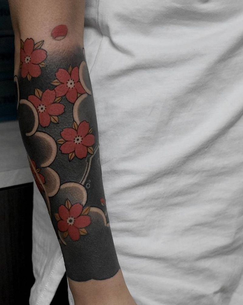 樱花纹身图片_手臂老传统纹身图案