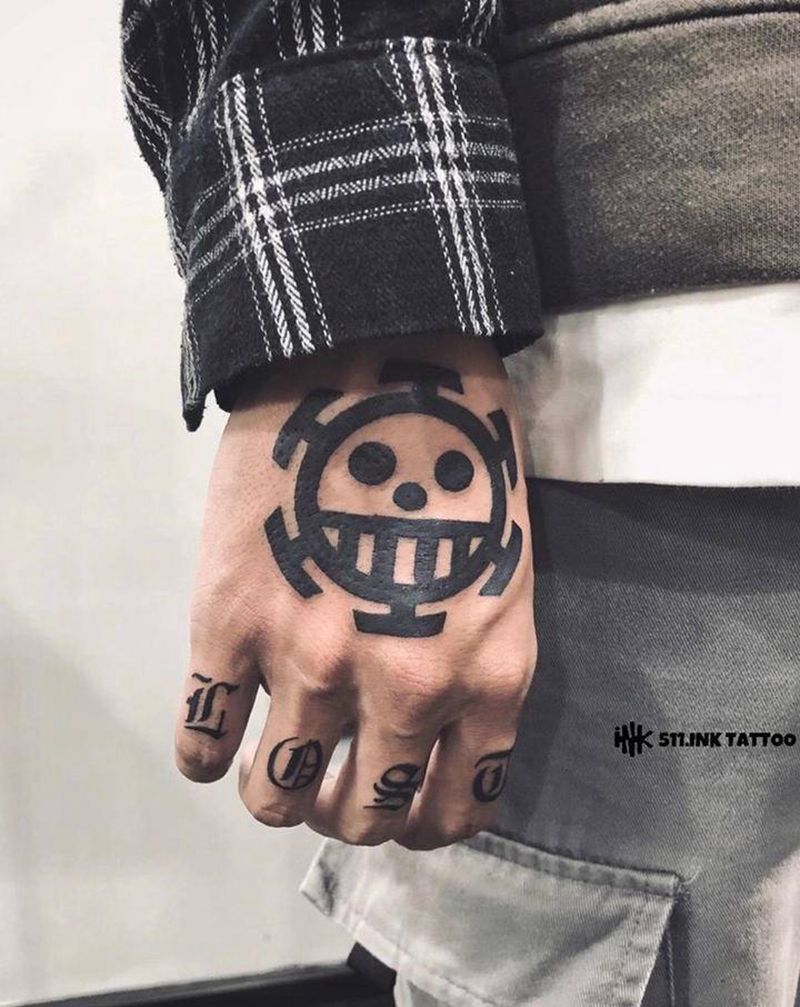 哥特字体LOST纹身图片_手部花体字哥特字体纹身图案