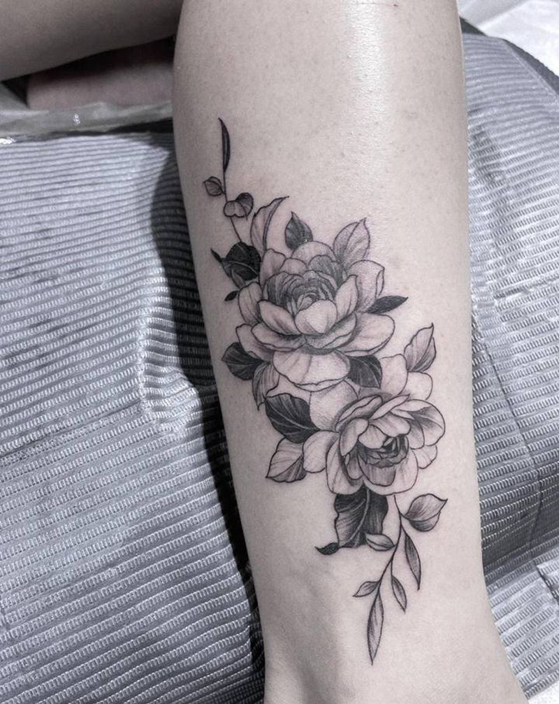 素花纹身图片_腿部素花纹身图案