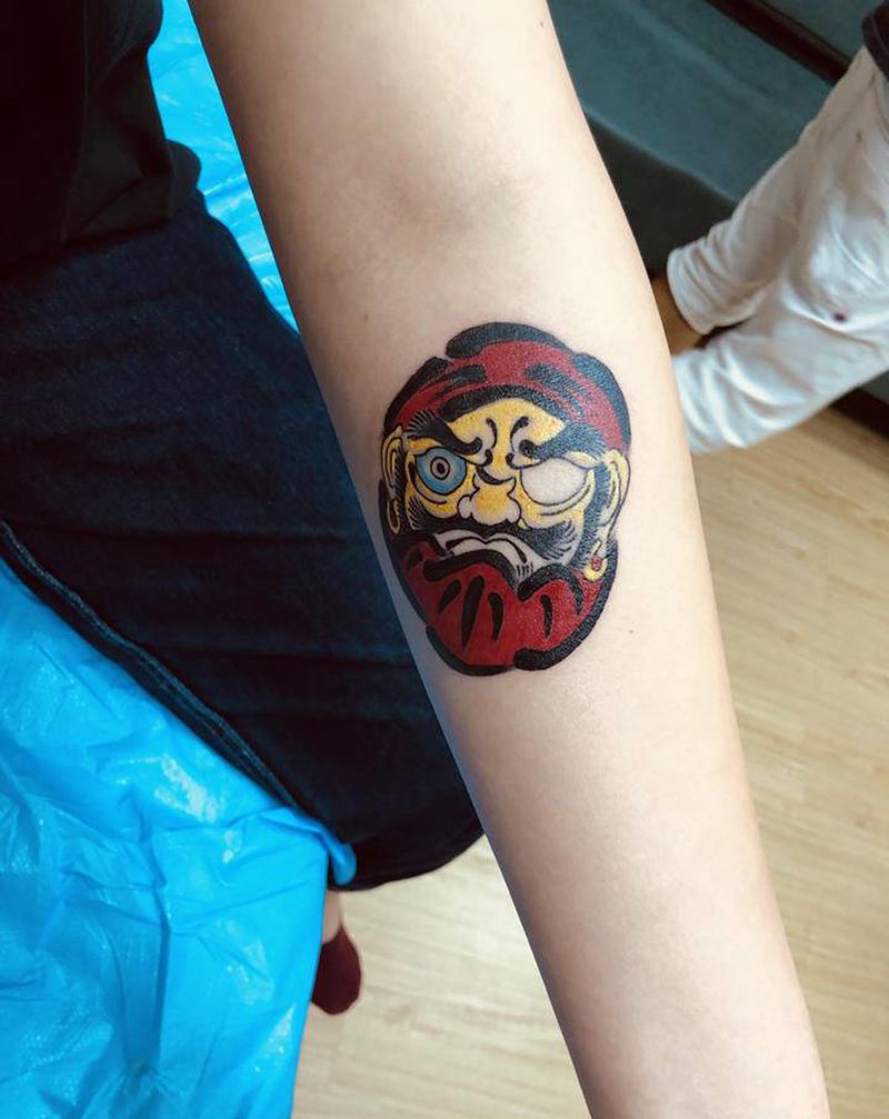 达摩蛋纹身图片_手臂老传统纹身图案