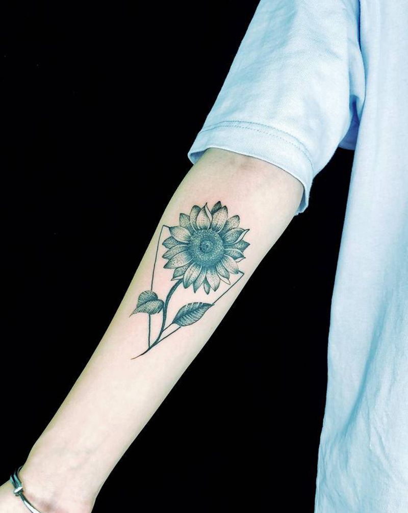 1纹身图片_手臂点刺纹身图案